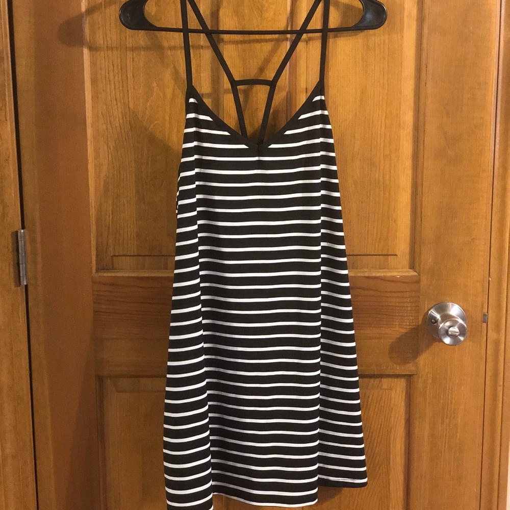 ONLY 7 DAYS UNTIL I DONATE-MAKE OFFER! Dress
